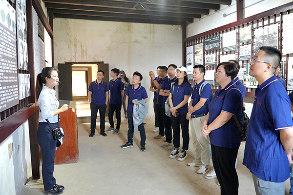 訪名人故里 悟湖湘文化——頂立科技開展主題活動 (3).JPG 訪名人故里 悟湖湘文化——頂立科技開展主題活動 (3).JPG